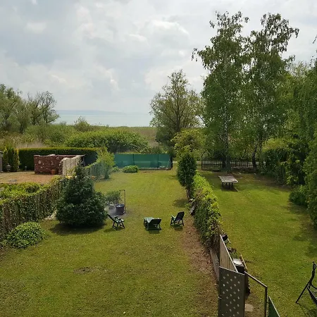 Landoltia Parti Haz Holiday home Zanka