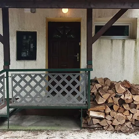 Landoltia Parti Haz Holiday home