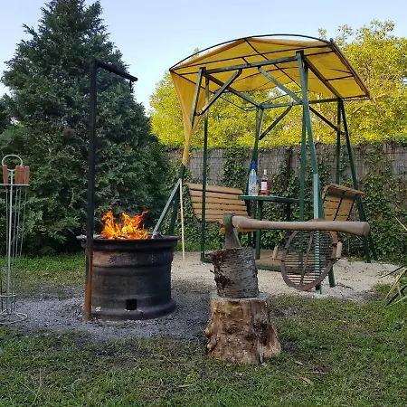 Landoltia Parti Haz Holiday home Zanka